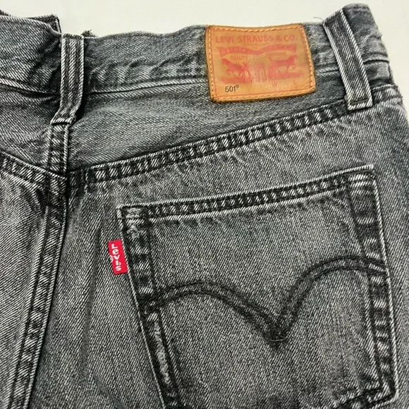Levi’s Black Denim Shorts - Picture 4 of 5